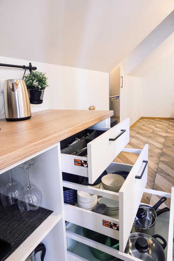Rothko Apartment/8 Guests/4Bedrooms/Riga Old Town Buitenkant foto