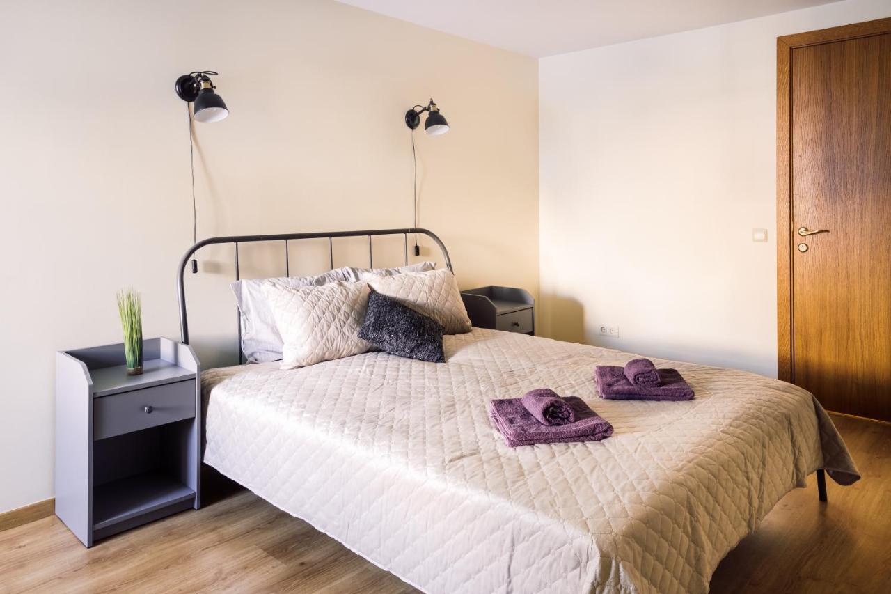 Rothko Apartment/8 Guests/4Bedrooms/Riga Old Town Buitenkant foto