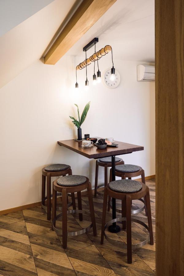 Rothko Apartment/8 Guests/4Bedrooms/Riga Old Town Buitenkant foto